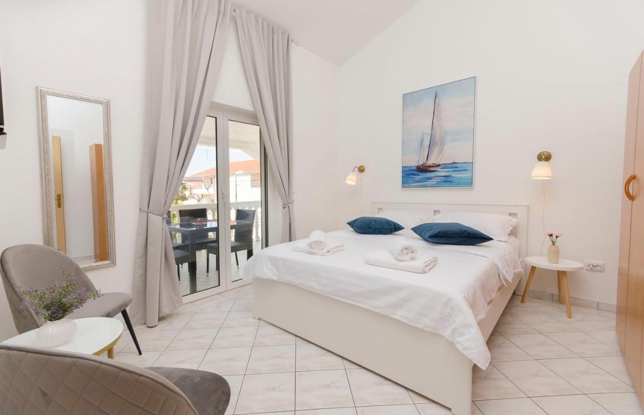 Apartments Anton Водице Екстериор снимка