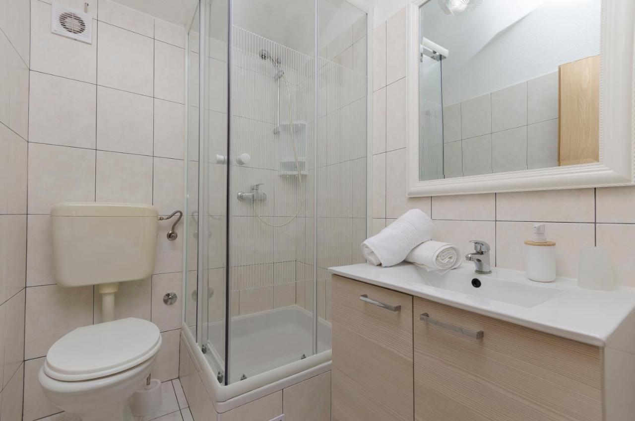 Apartments Anton Водице Екстериор снимка